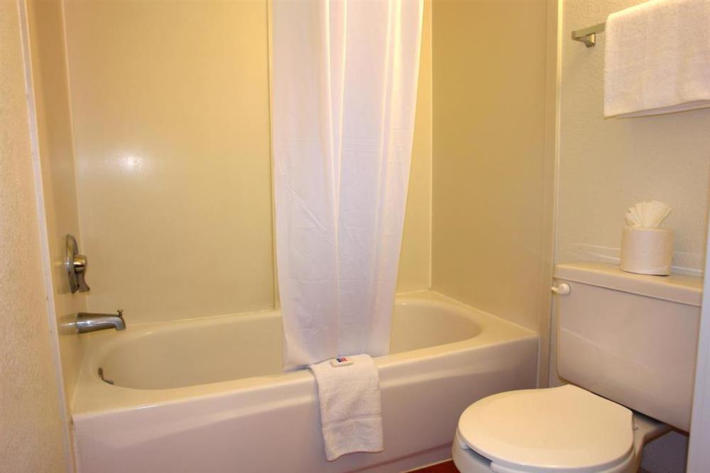 Hotel 6-salinas, Ca - North Monterey Area